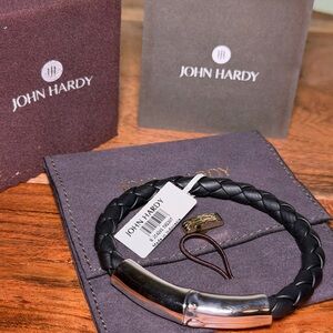 JOHN HARDY Bamboo station SS .925 and Black Leather Bracelet w/magnet clasp. M